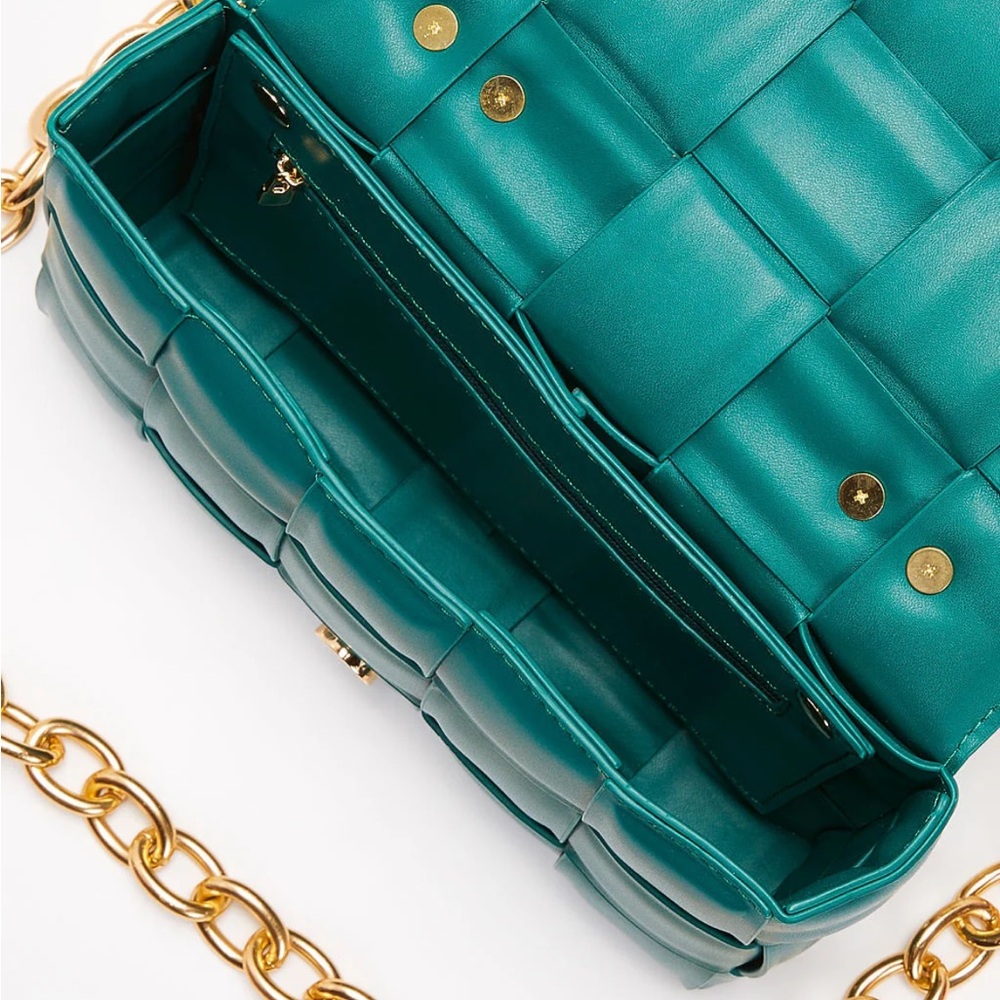 Desire Padded Woven Chain Handbag Green - Picture 2 of 11